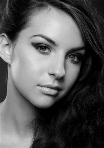 Female model photo shoot of Kayla Lilly Taylor