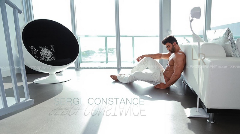 Male model photo shoot of Sergi Constance