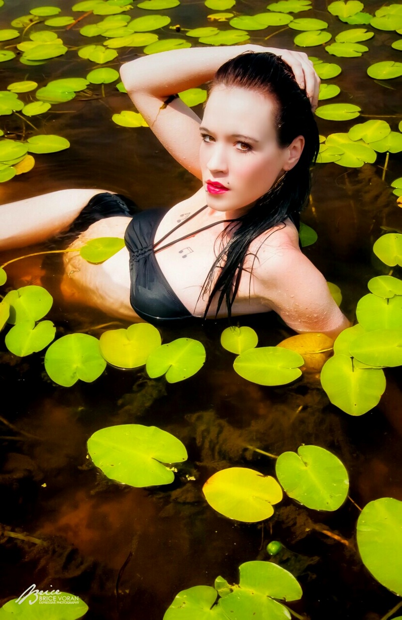 Female model photo shoot of Lauren Estelle Sahms
