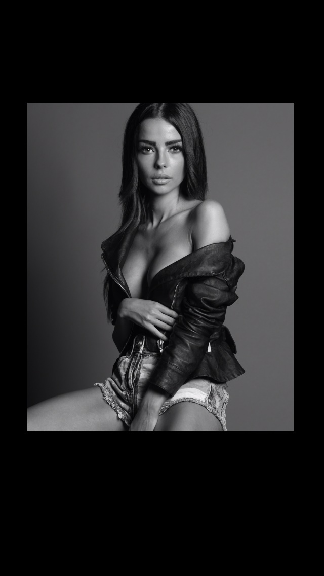Female model photo shoot of Manuela Mosca 