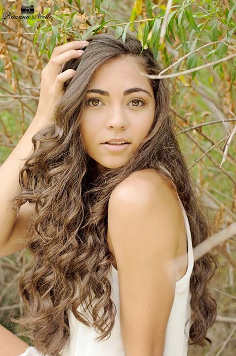 Female model photo shoot of Jasmine  Rivera