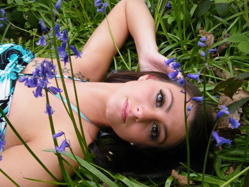 Female model photo shoot of leonnie Barlow in Middleton Park