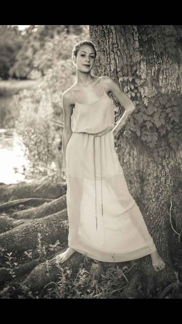 Female model photo shoot of Erykah Ray