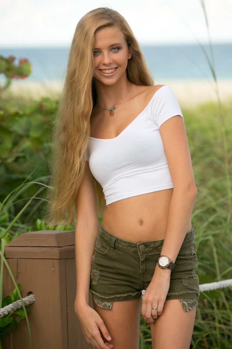 Female model photo shoot of Alexis Tinsley in South beach miami