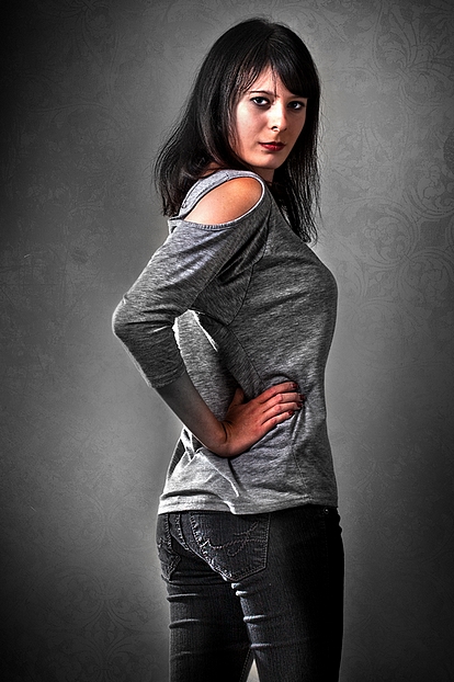 Female model photo shoot of Shaundi Li Draven by Creativepayne in Wenatchee, Washington