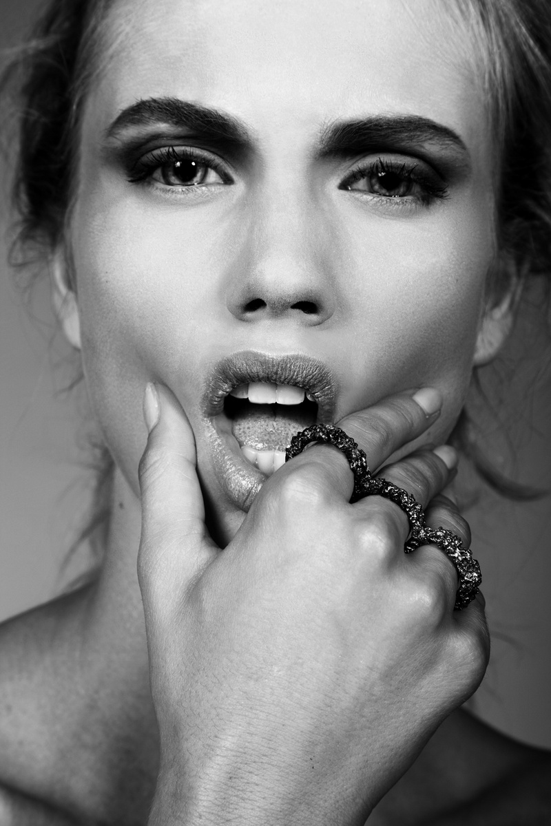 Female model photo shoot of Valentina Vallox