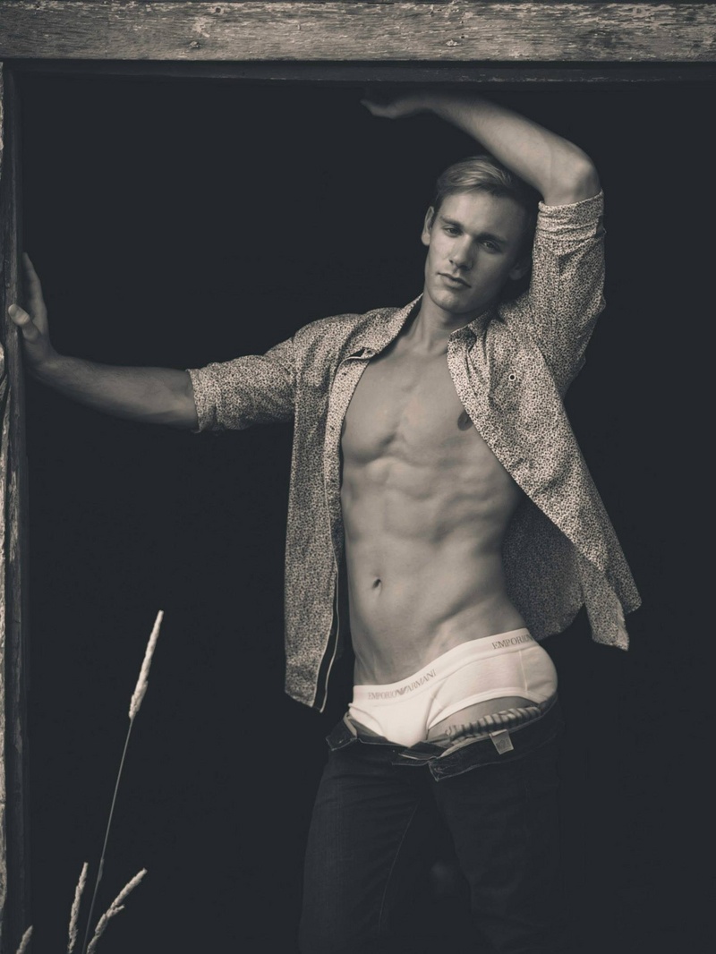 Male model photo shoot of Taylor Price