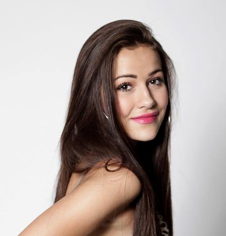 Female model photo shoot of MissAllyD