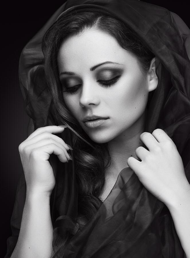 Female model photo shoot of SimonaKarol