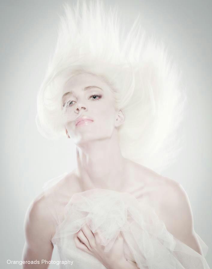 Female model photo shoot of Elle Blonde in Toronto