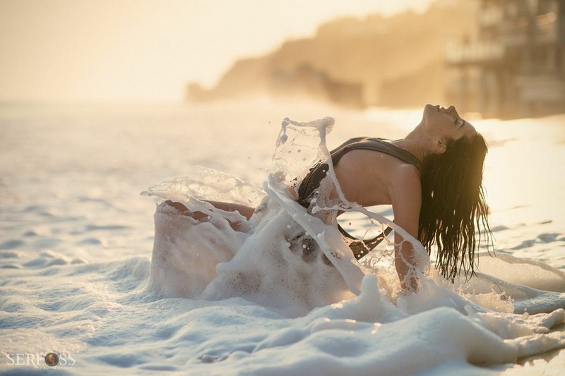 Female model photo shoot of Kate Arden Morgan in Matador Beach