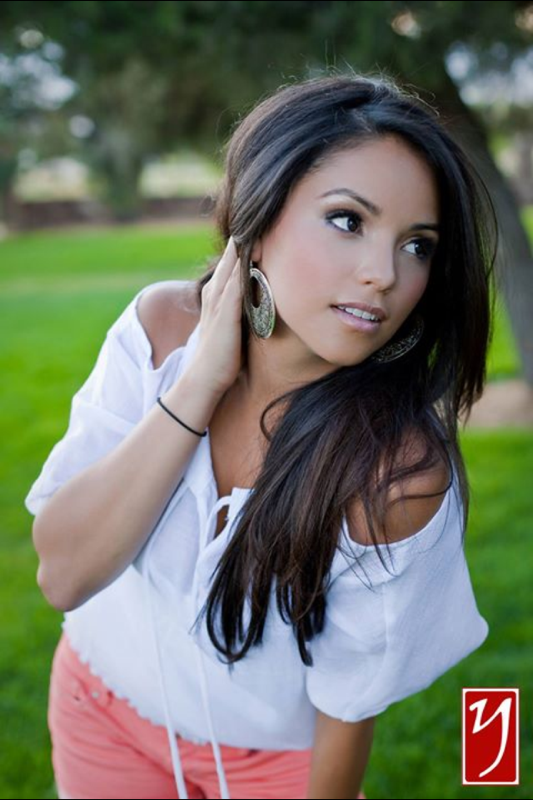 Female model photo shoot of Natasha Rodriguez 