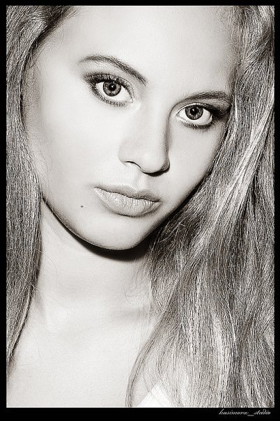 Female model photo shoot of Tetiana Miasnykova