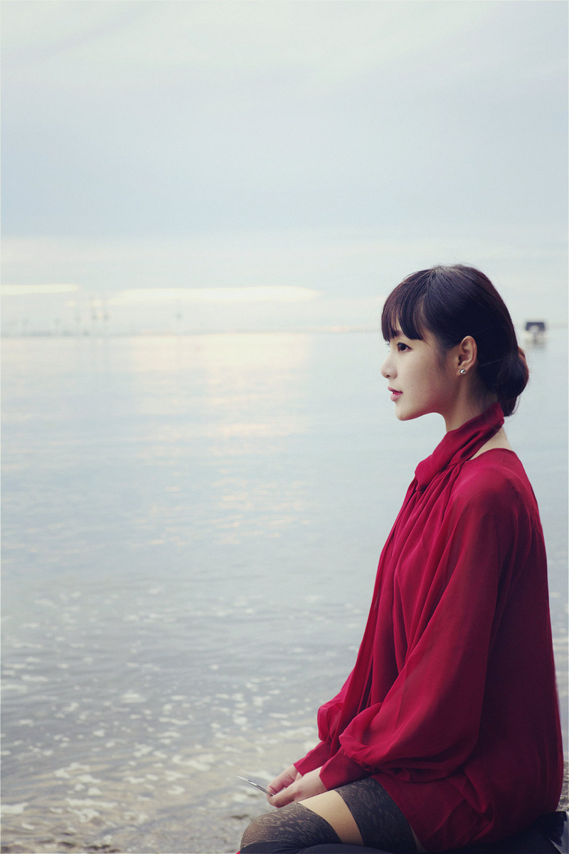 Female model photo shoot of Sophia Zhou