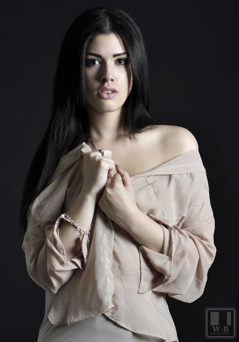 Female model photo shoot of Kendall Amira