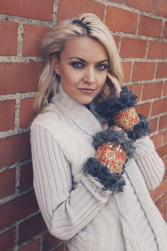 Female model photo shoot of ElinaTarasova