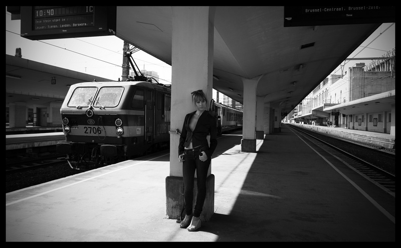 Male and Female model photo shoot of Bert van der Plas and Eva Evian in Brussels