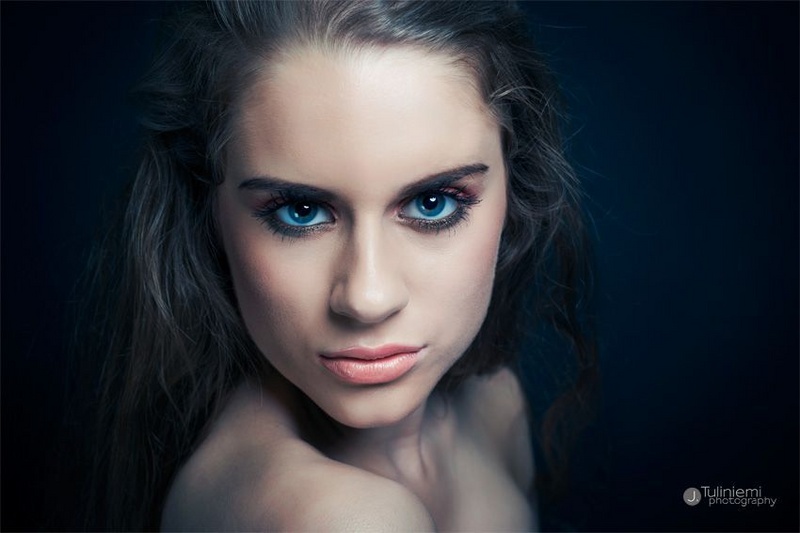 Female model photo shoot of aliceelou012 in Reading