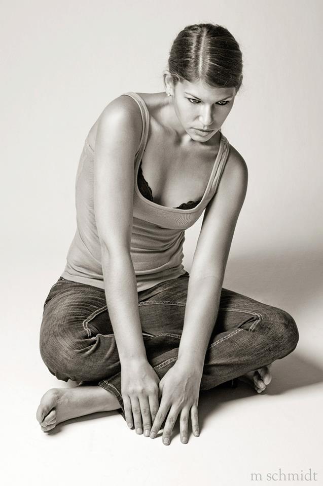 Female model photo shoot of Amanda Barnes