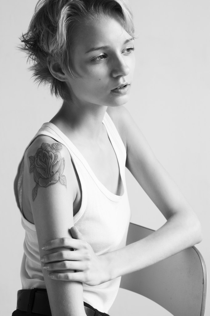 Female model photo shoot of Lesia Joukova