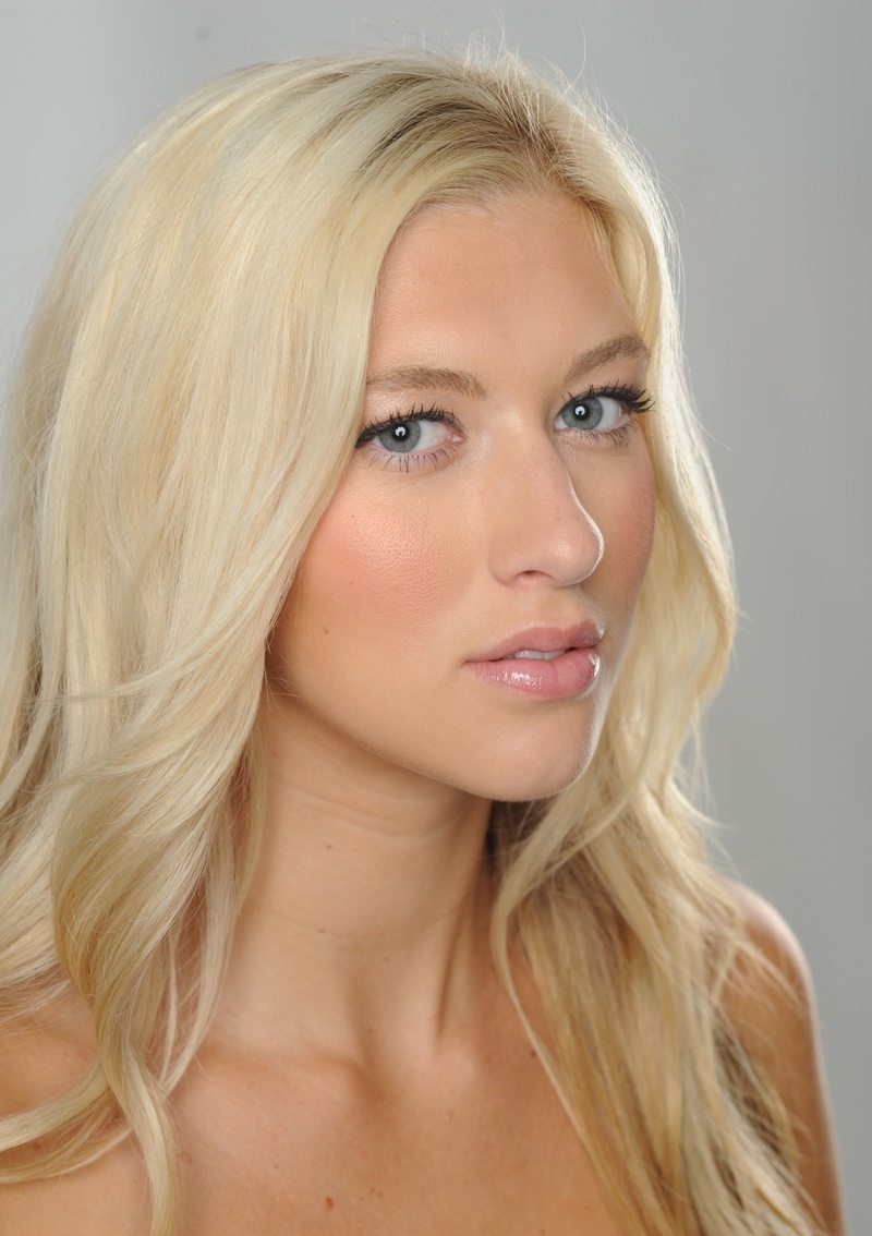 Female model photo shoot of Madison Whitley in Ohio