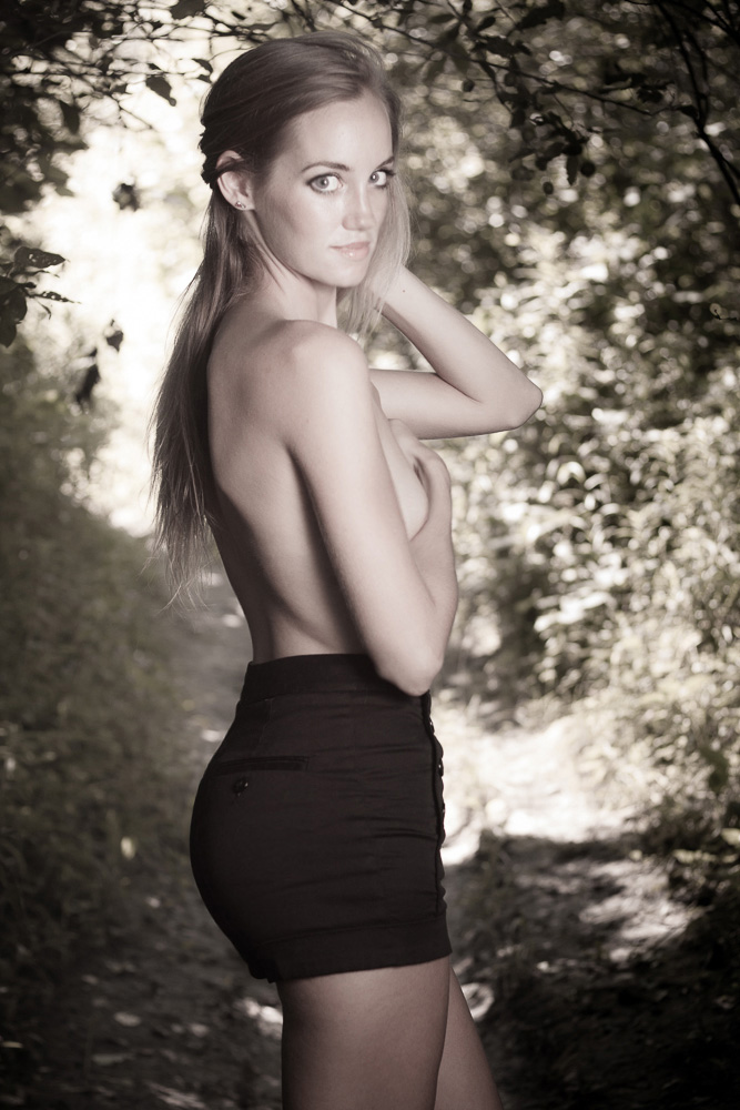 Female model photo shoot of Mandy Summer