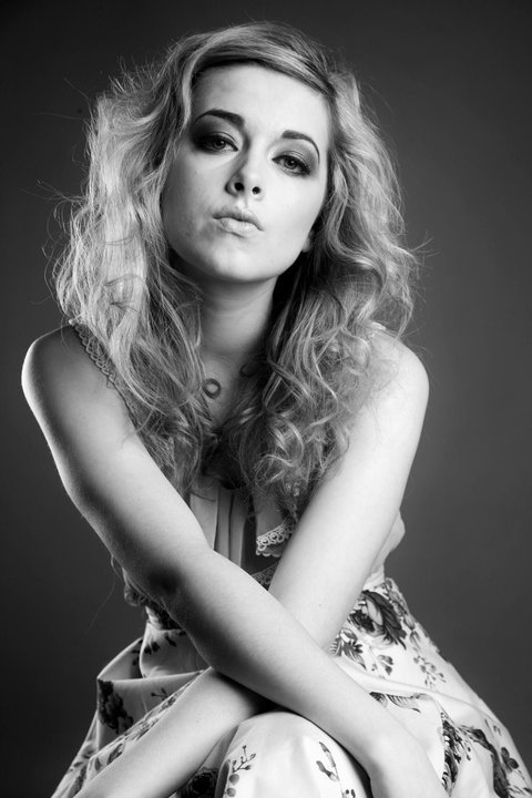 Female model photo shoot of Sophie Robertsonnn