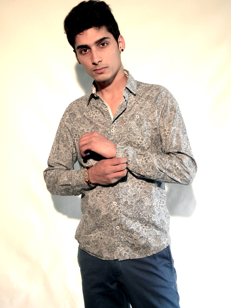 Male model photo shoot of Safeer Rana