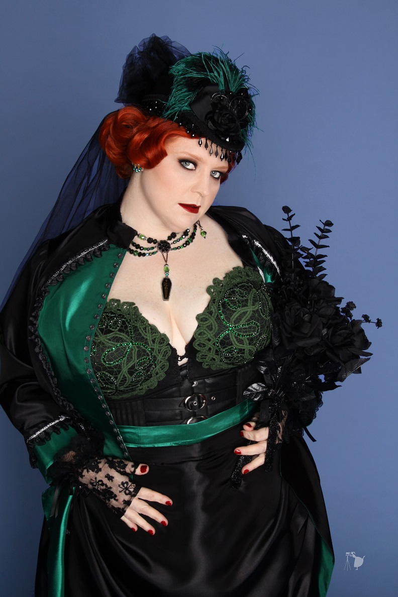 Female model photo shoot of Molly Macabre in Dallas Pinup