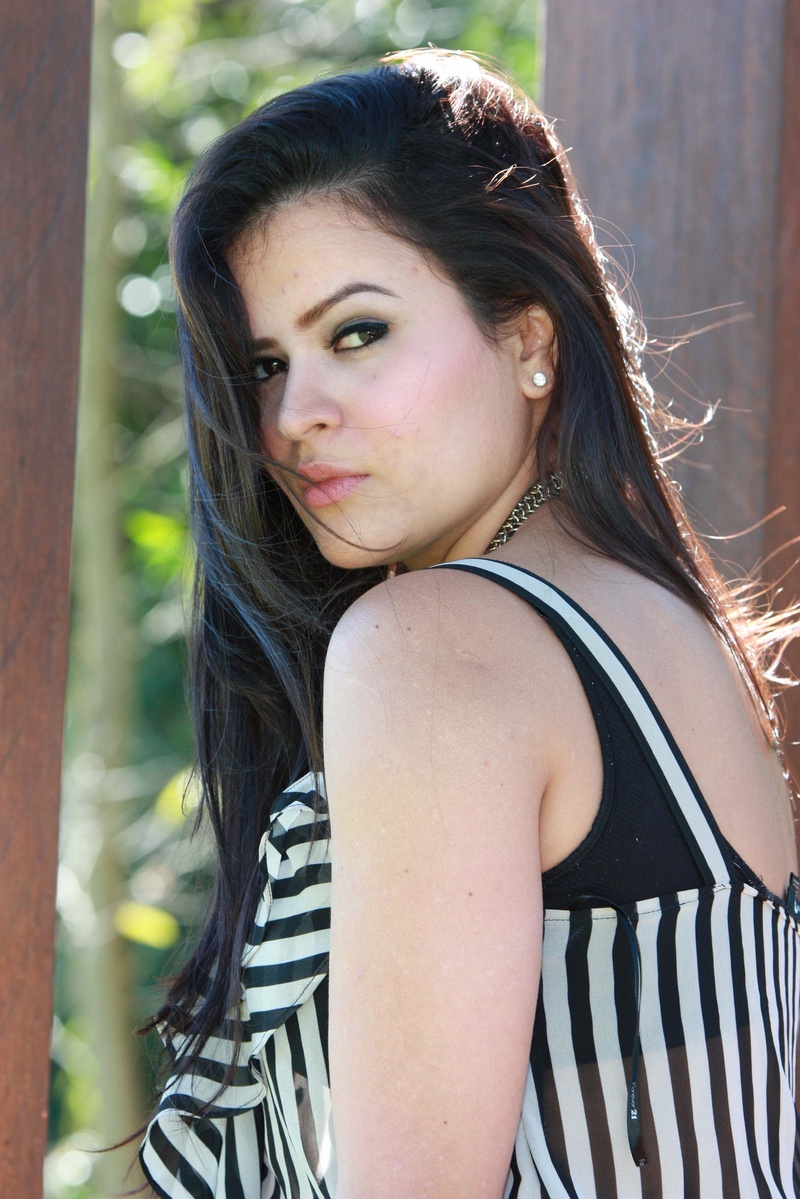 Female model photo shoot of Viviana Toro