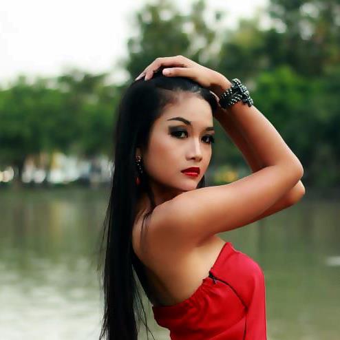 Female model photo shoot of Mimee Siriyupa