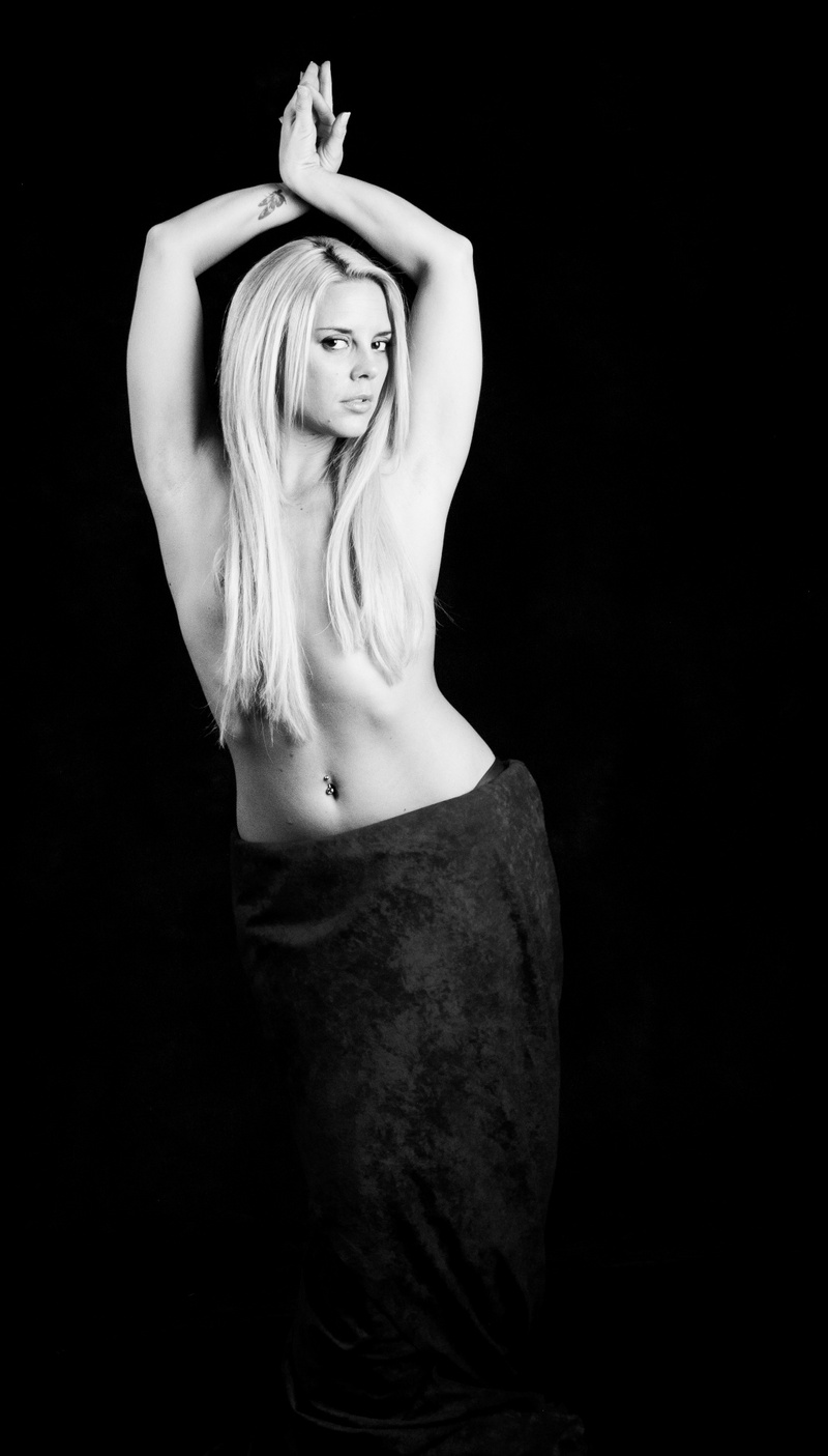 Female model photo shoot of Christina_lyn by Artfully Nude