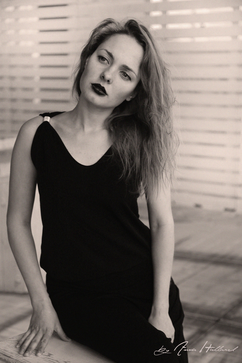 Female model photo shoot of Anna-April Hallard in Antwerpen
