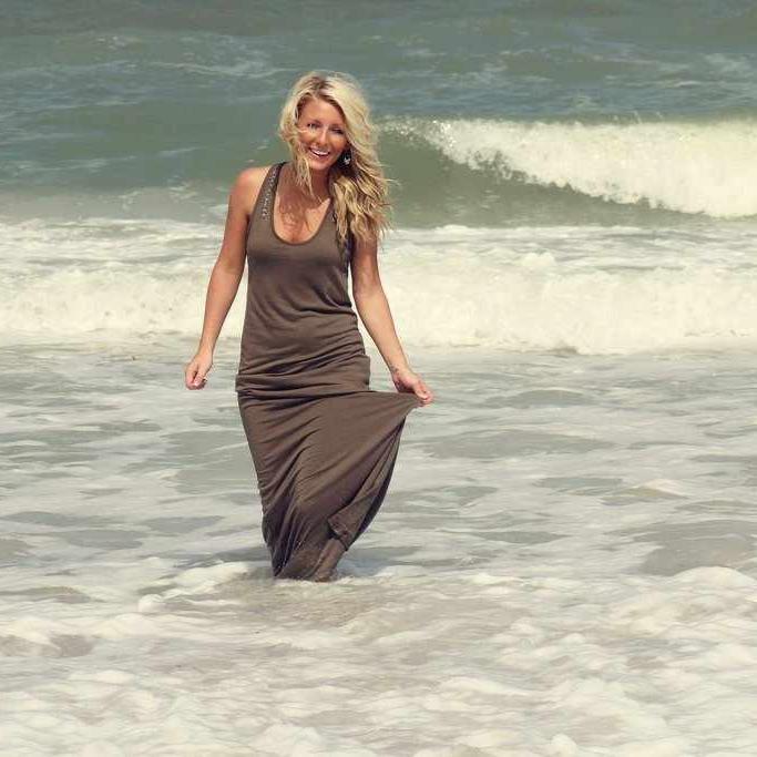 Female model photo shoot of Lillian Barr in Indian Rocks Beach
