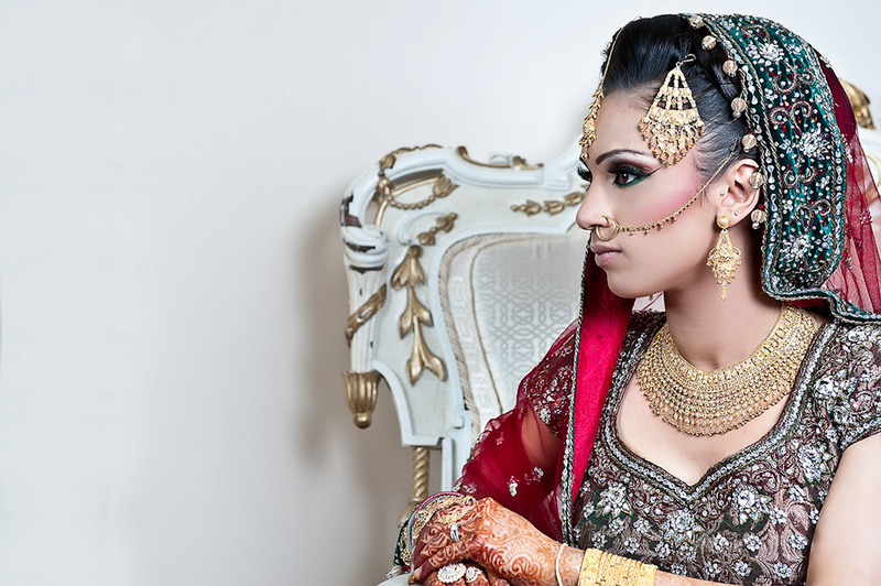 Female model photo shoot of Soniya Zeb  in United Kingdom