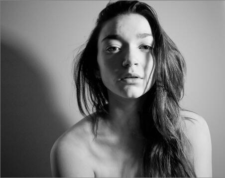 Female model photo shoot of Jade Elizabeth Simpson