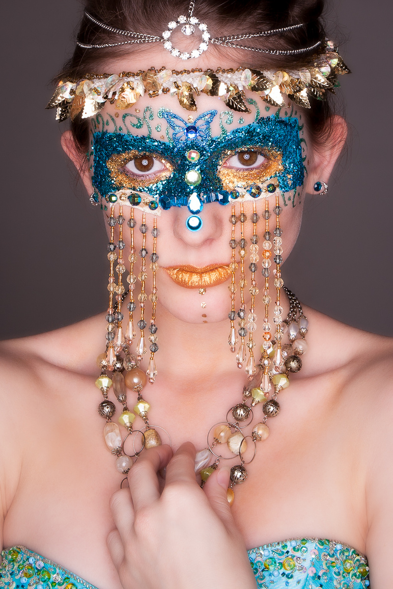 Female model photo shoot of Mia Leslie, makeup by Mia Leslie