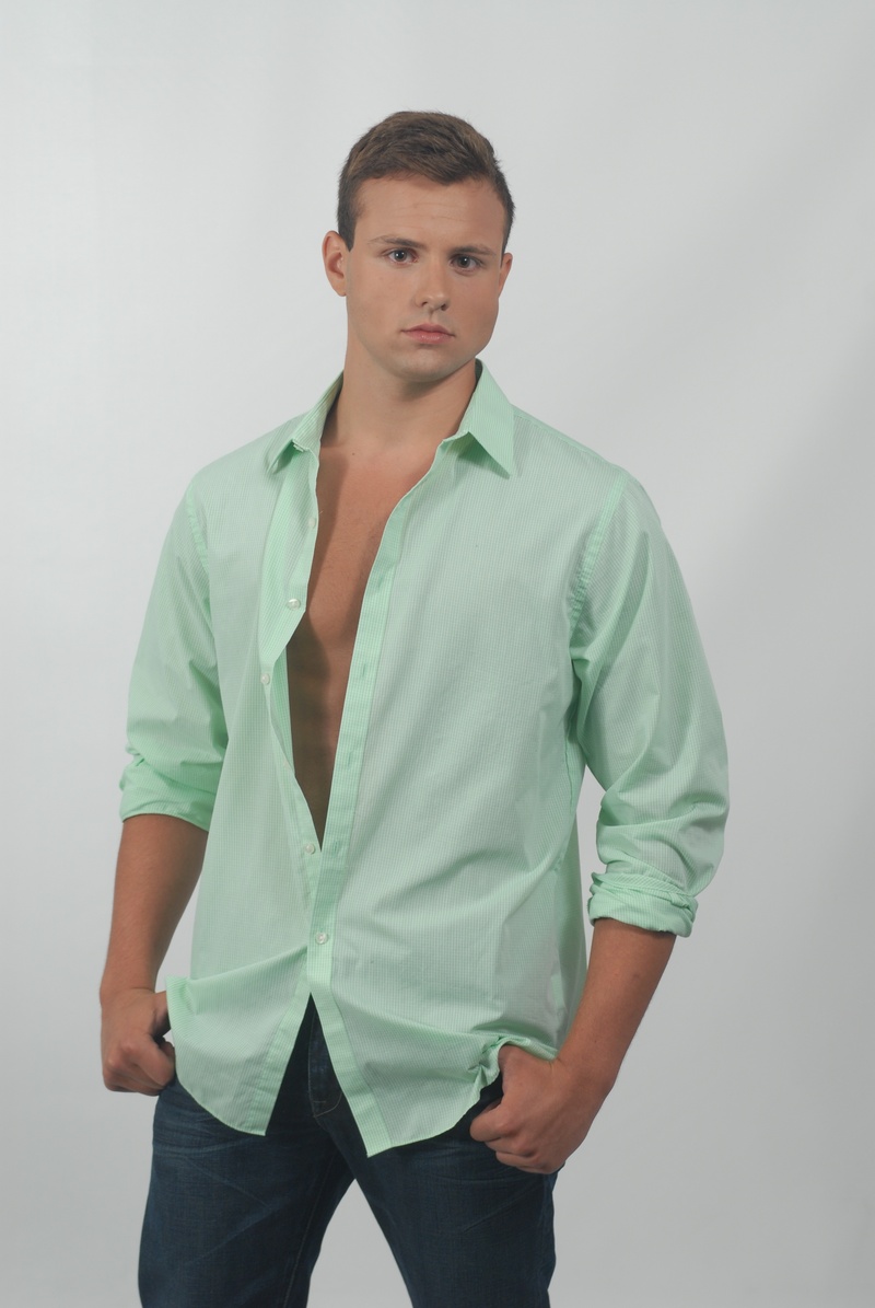 Male model photo shoot of Scott Scheirey