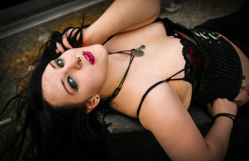 Female model photo shoot of Pandora Noir