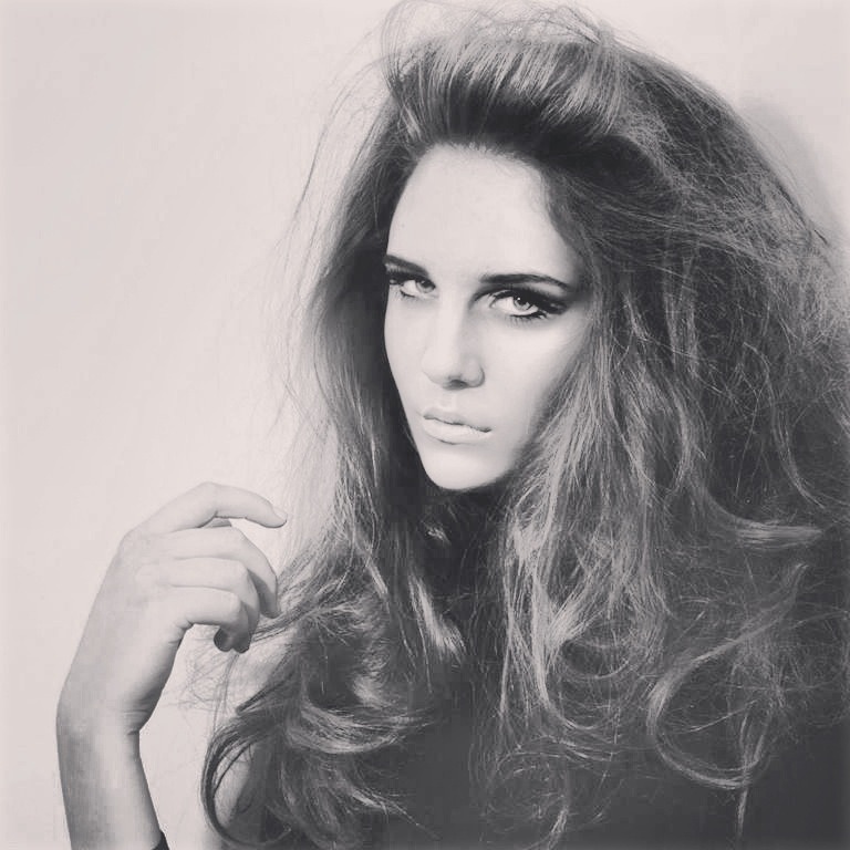 Female model photo shoot of Eva Bart