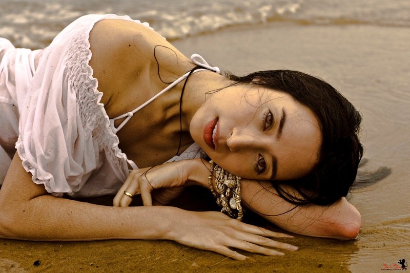 Female model photo shoot of Jewelz