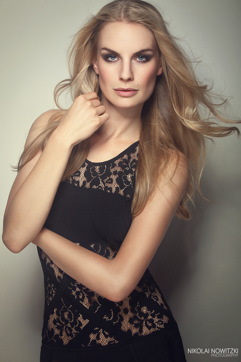 Female model photo shoot of Anja Chiara