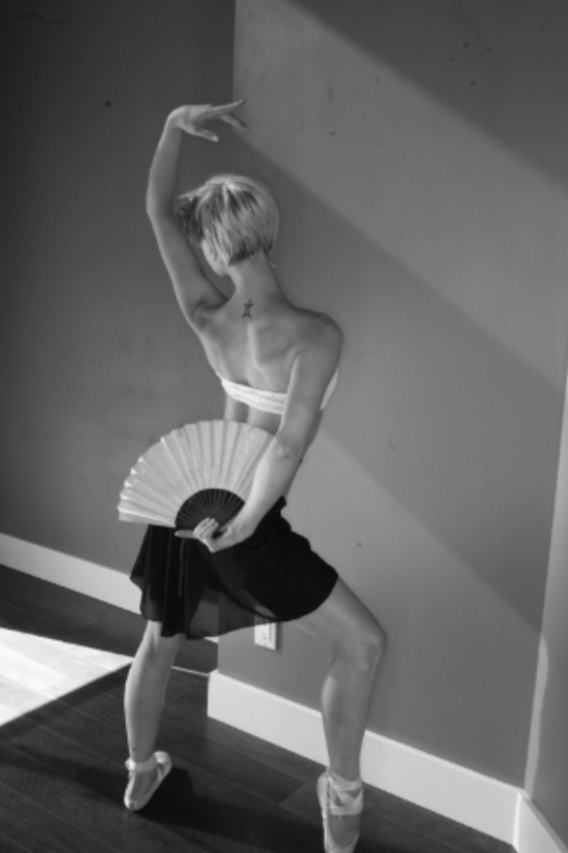 Female model photo shoot of ED dancer 