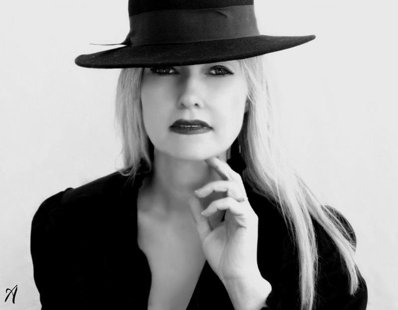 Female model photo shoot of Shannon Hitch in Ottawa, Ontario