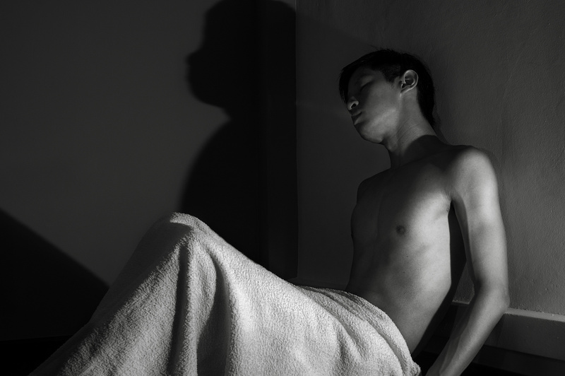 Male model photo shoot of Leslie Wong