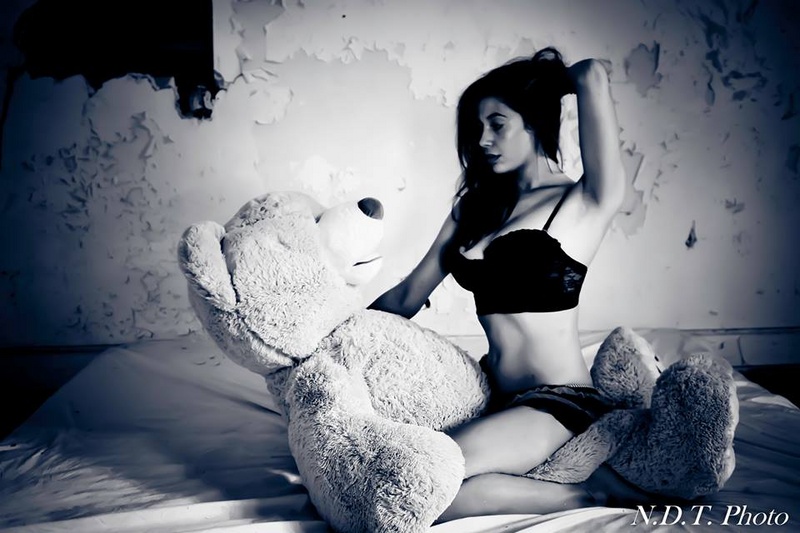 Female model photo shoot of Shaina Vega