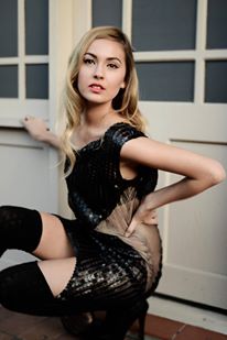 Female model photo shoot of Chylaan Saphire Ju Elz
