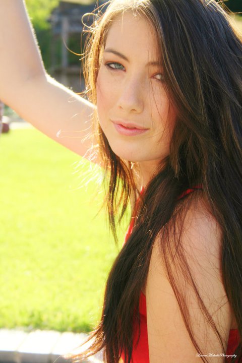 Female model photo shoot of Lauren Cary