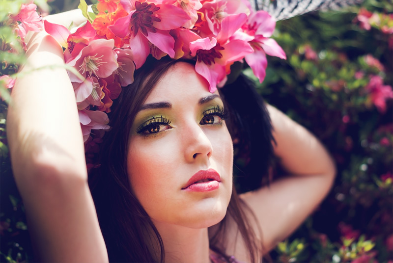 Female model photo shoot of Alli Mae Makeup