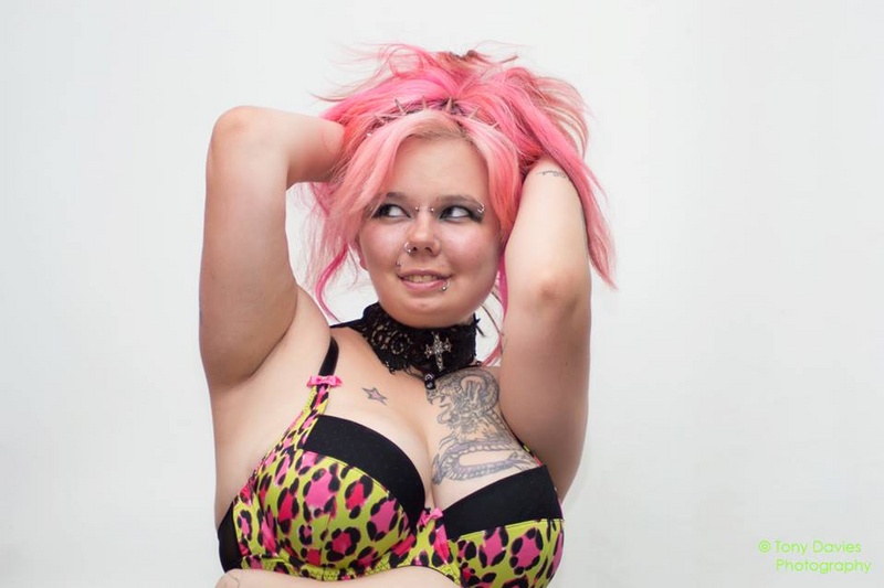 Female model photo shoot of Kayleigh Chaos